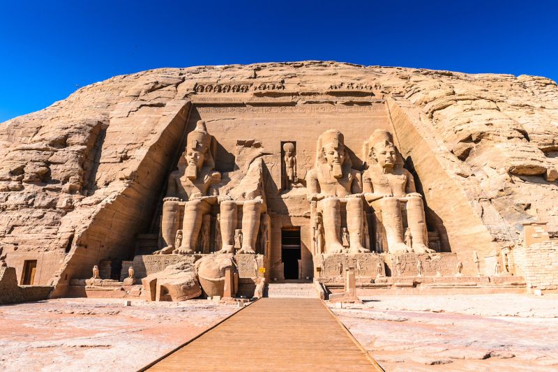 The majestic Abu Simbel Temples featured in the 7-days Luxury Nile Cruise and Cairo package